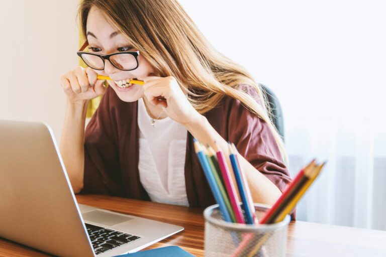 Comment gérer le stress et l’anxiété en télétravail : Stratégies efficaces pour le bien-être mental